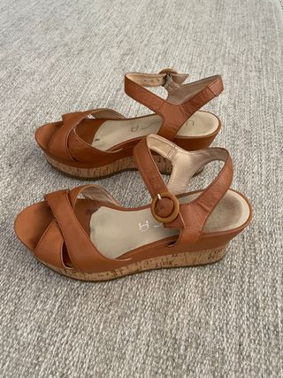 Sandalia cuña piel Unisa talla 37