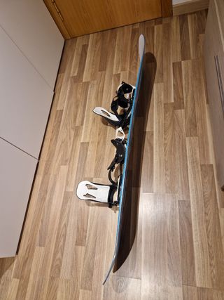 Tabla snowboard + fijaciones + funda 