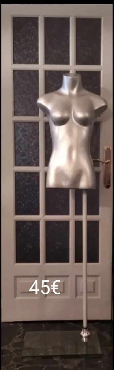 Percha silueta mujer.