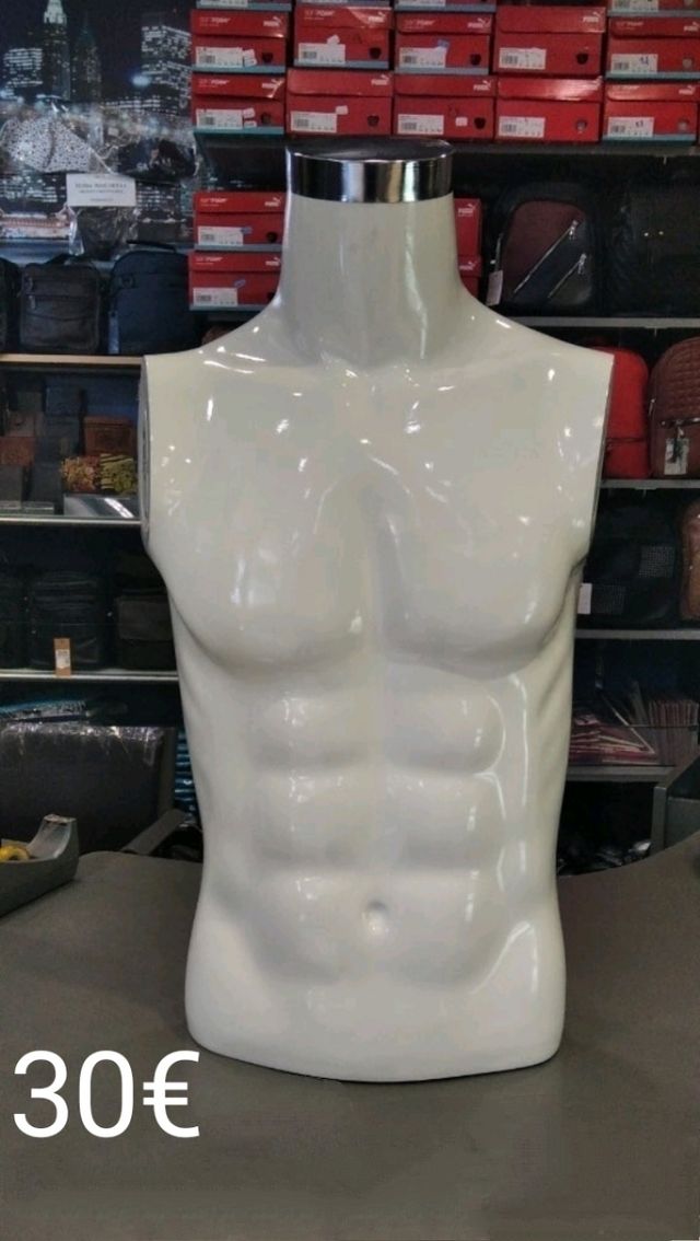 Percha silueta mujer.