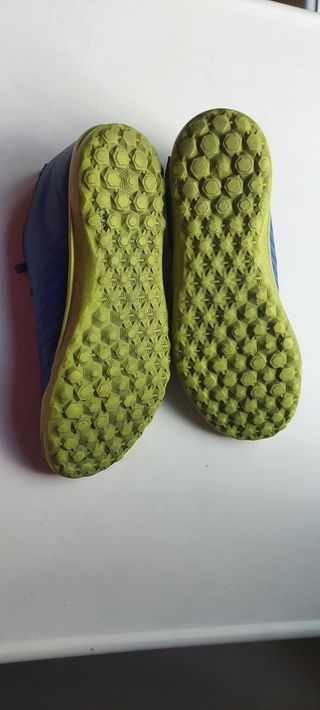 Zapatillas /botas fútbol niño