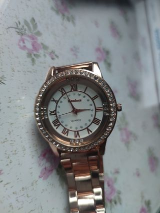 Reloj cuarzo elegante