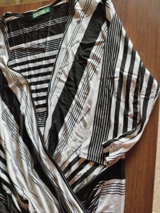 Blusa de premamá blanca y negra