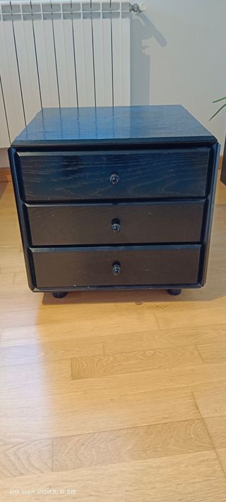 sifonier (9 cajon) + 2 mesita + cabecero lacados