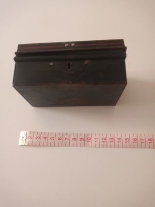 CAJITA-HUCHA METALICA