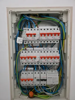 Electricista particular // instalaciones y mant.d