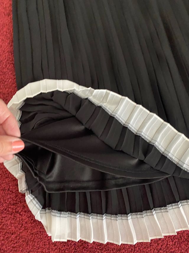 vestido plisado con caida y vaporoso, sin estrenar