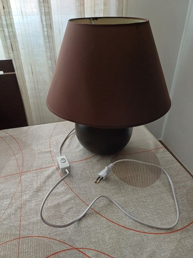 Lámpara mesita de noche