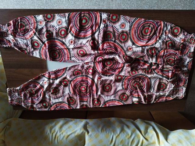 Pantalón veraniego estampado mujer