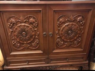 Magnifici mobili da salotto del vecchio bar Bargueño