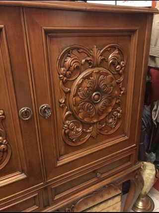 Magnifici mobili da salotto del vecchio bar Bargueño