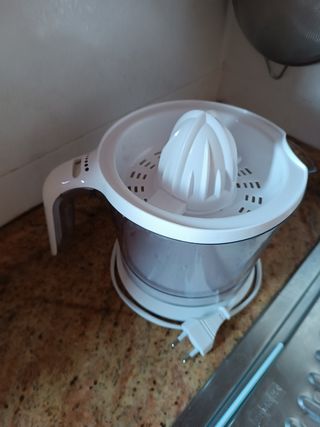 Exprimidor eléctrico 25w