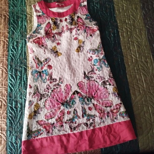 Vestidos negro y otros. T. 40