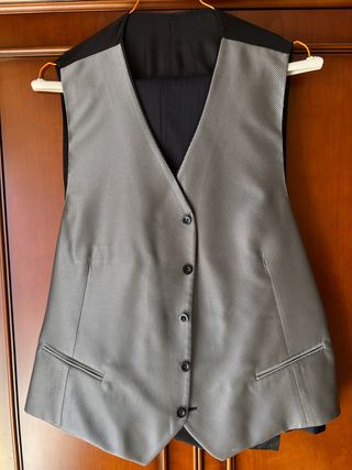 traje de novio o ceremonia