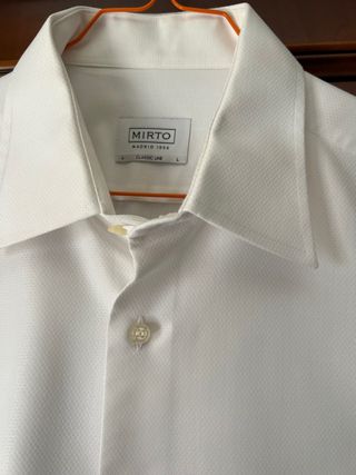 traje de novio o ceremonia