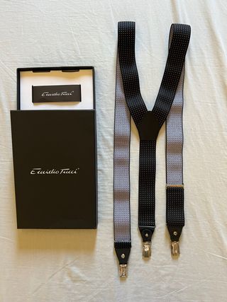 traje de novio o ceremonia