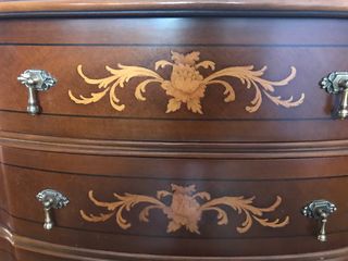 Dormitorio antiguo de nogal