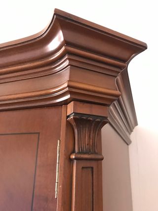 Dormitorio antiguo de nogal