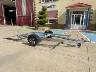 Remolque plataforma ligera para coche pequeño