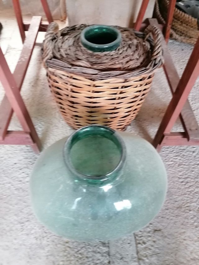 Anforas de cristal antiguas de aceit