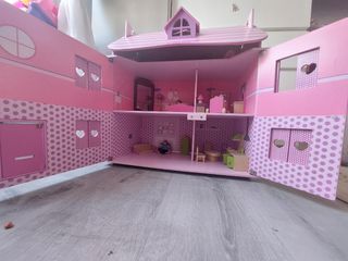 Casita de muñecas madera
