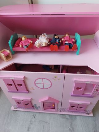 Casita de muñecas madera