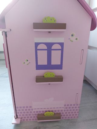 Casita de muñecas madera