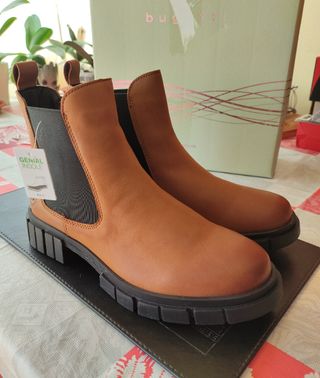 Botines para mujer,cuero, Bugatti