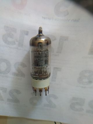 5 x PCF80. VALVULAS RADIO con zocalo ceramico