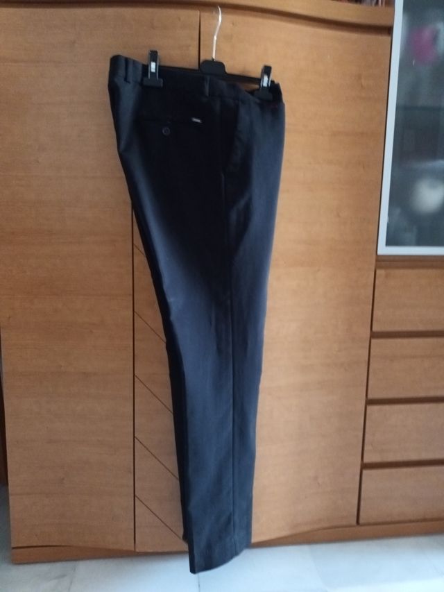 Pantalón negro T. 48