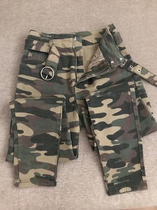 pantalon de camuflaje nuevo