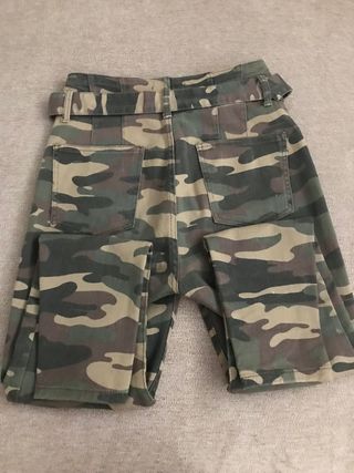 pantalon de camuflaje nuevo
