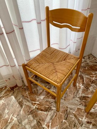 Mesa y sillas de cocina