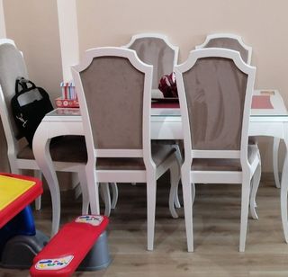 Conjunto mesa y 6 sillas blancas