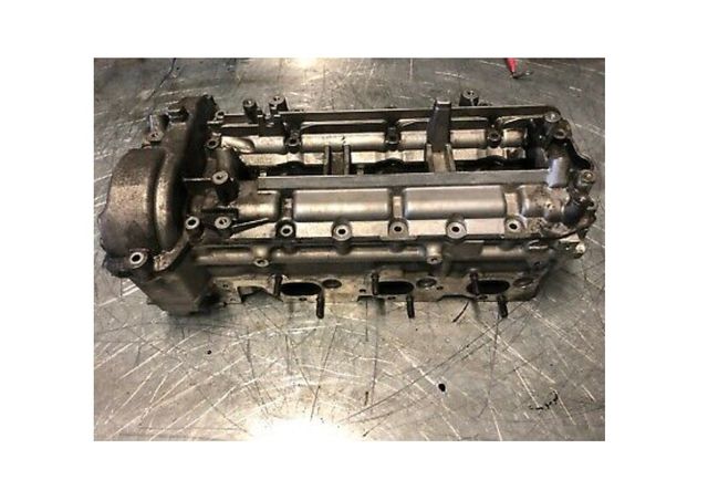 Testa cilindrica completa Mercedes Benz.