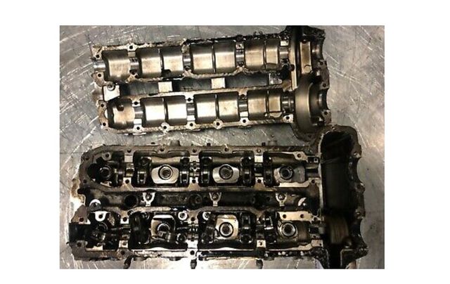 Testa cilindrica completa Mercedes Benz.