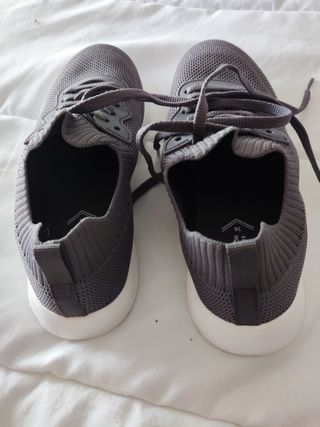 Zapatillas deportivas nuevas talla 36