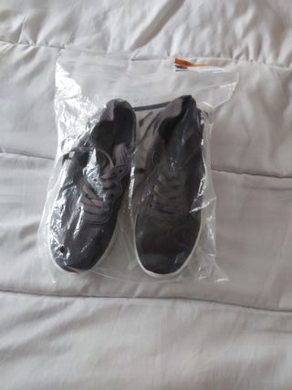 Zapatillas deportivas nuevas talla 36