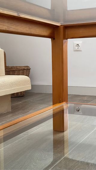 Por mudanza. Mesa salón PINO macizo y cristal