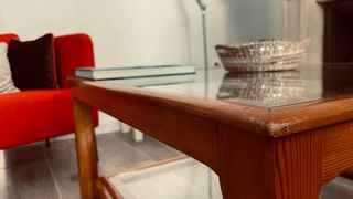 Por mudanza. Mesa salón PINO macizo y cristal