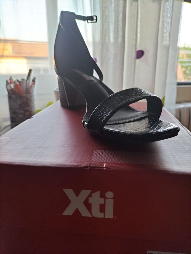 Sandalias Xti n40