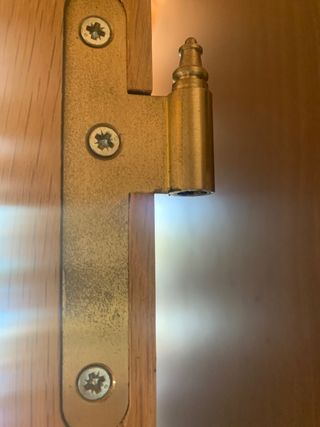 Puertas Madera con manilla.