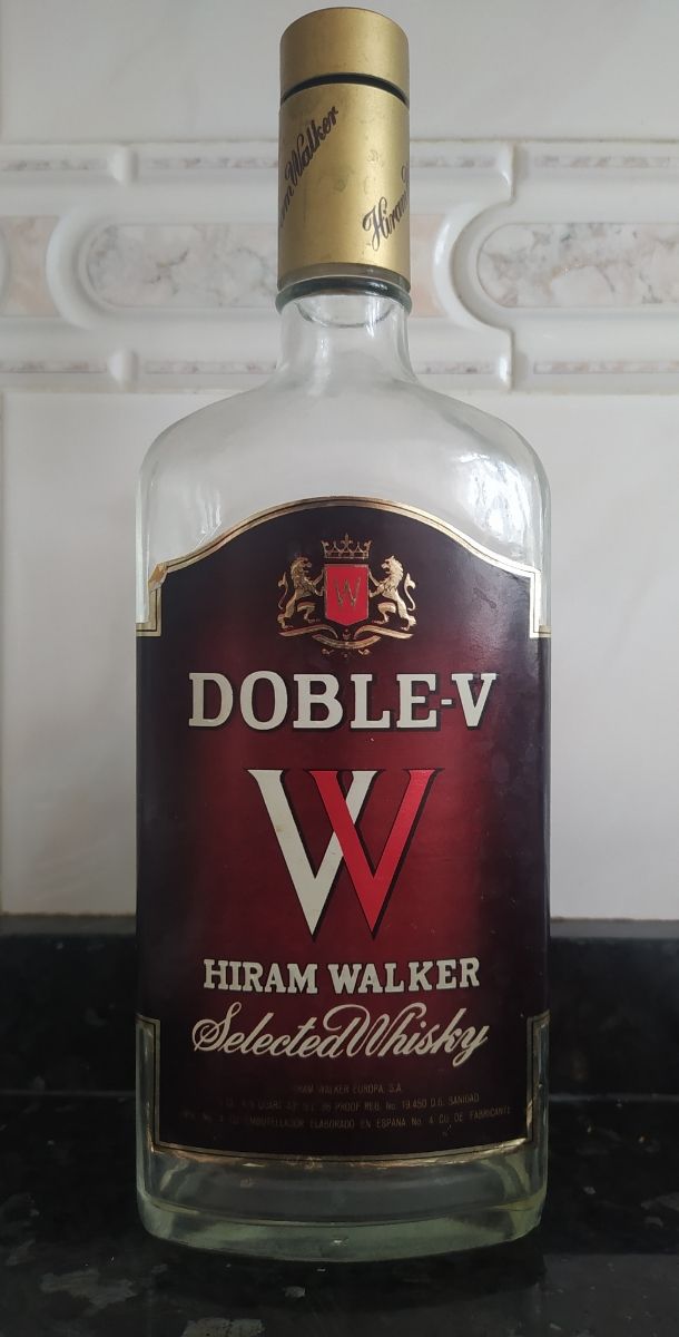 Botella Doble V antigua