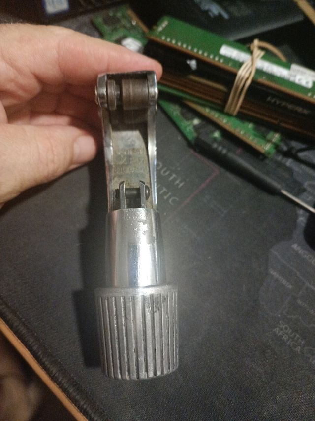 Cortatubos aire acondicionado grande