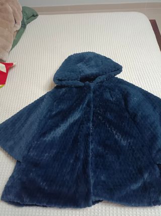 Capa de pelo azul marino