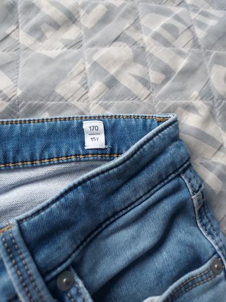 Pantalón vaquero corto