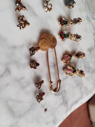 Pendientes y collar plateado