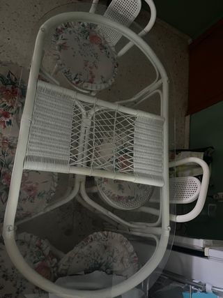 mesa de comedor y seis sillas