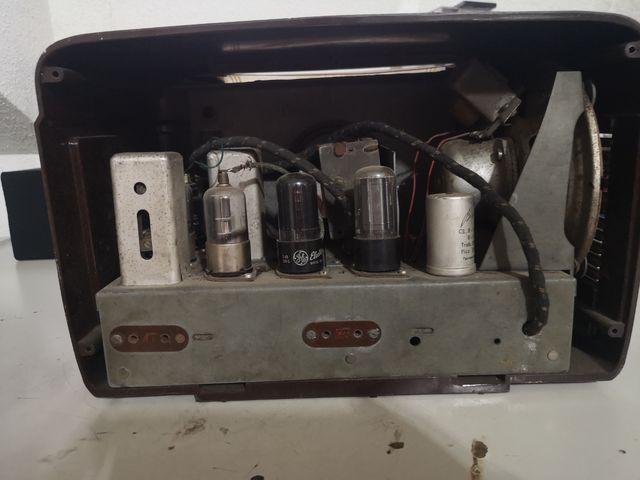 Radio antigua de válvulas