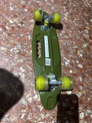 Monopatín con mango